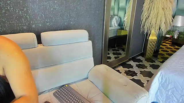 PaulinaDuarte online show from 11-14-25, 11:31