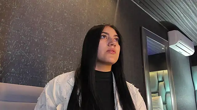 PaulinaDuarte online show from 03-25-26, 12:00