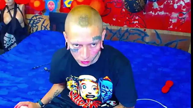 Snapshot of deivid_estrada chatting on 10-20-25, 03:45 deivid estrada online show from 10-20-25, 03:45