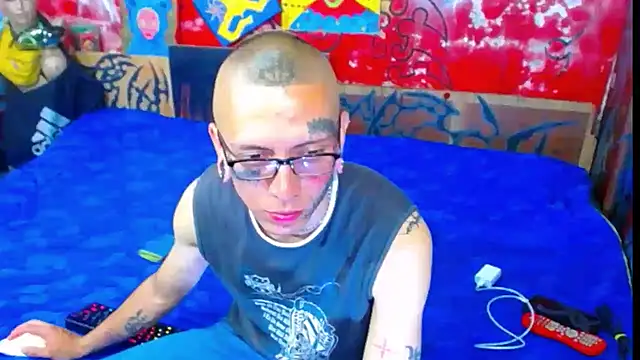 Snapshot of deivid_estrada chatting on 11-10-25, 06:07 deivid estrada online show from 11-10-25, 06:07