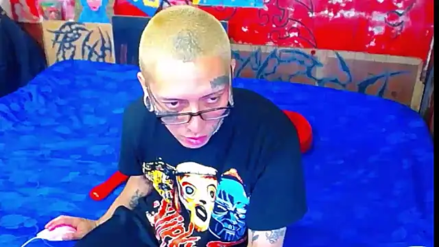 Snapshot of deivid_estrada chatting on 11-25-25, 04:07 deivid estrada online show from 11-25-25, 04:07