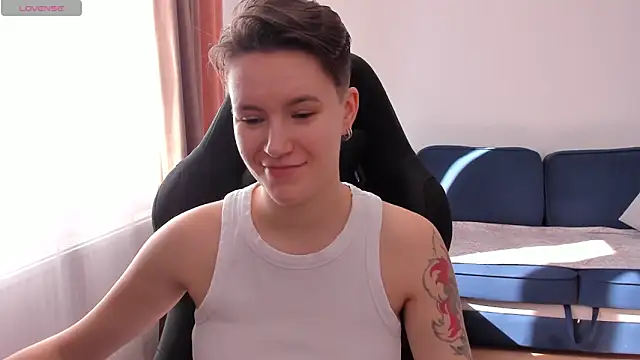 Snapshot of JessieFlower chatting on 09-18-25, 08:16 JessieFlower online show from 09-18-25, 08:16