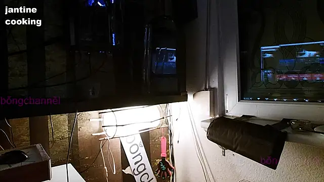 Snapshot of BongChannel chatting on 01-01-25, 10:00 BongChannel online show from 01-01-25, 10:00