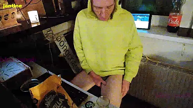 Snapshot of BongChannel chatting on 01-03-25, 06:22 BongChannel online show from 01-03-25, 06:22