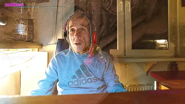 Snapshot of BongChannel chatting on 01-20-25, 12:04 BongChannel online show from 01-20-25, 12:04