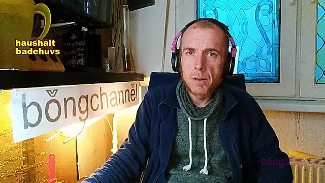 Snapshot of BongChannel chatting on 01-22-25, 04:12 BongChannel online show from 01-22-25, 04:12