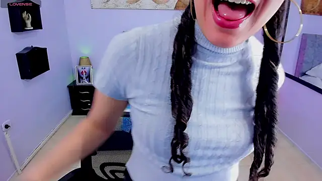 Lana stone  online show from 01-13-25, 03:34