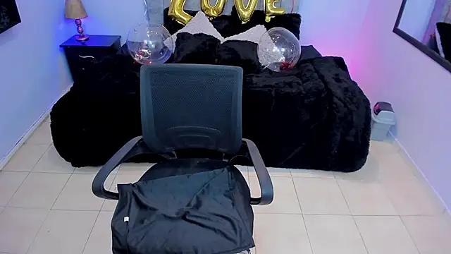 Lana stone  online show from 02-15-25, 08:22