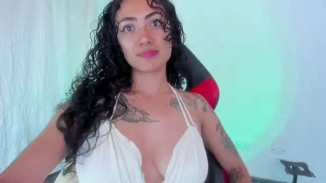 Snapshot of paula_brunette chatting on 10-25-25, 03:47 paula brunette online show from 10-25-25, 03:47