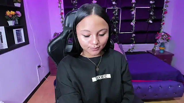 sweelanna   online show from 12-20-24, 09:43