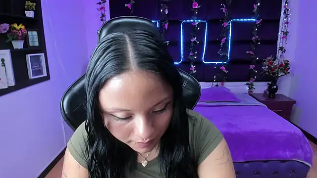 sweelanna   online show from 02-26-25, 04:58