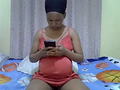 Snapshot of sweet_love002 chatting on 01-12-25, 05:24 sweet love002 online show from 01-12-25, 05:24