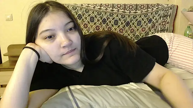 Snapshot of AlisaDevis chatting on 01-12-25, 11:07 AlisaDevis online show from 01-12-25, 11:07