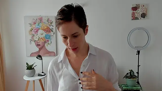 cuddlingbunny online show from 02-16-25, 03:27