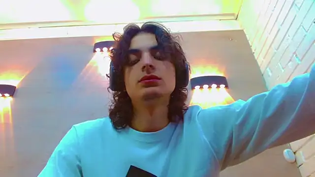 Sr BonnyEthan online show from 11-20-25, 01:33