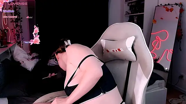  wikki  online show from 11-10-25, 04:17