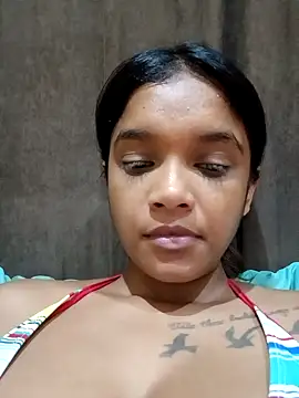 Snapshot of Indianqueen03 chatting on 12-29-24, 07:32 Indianqueen03 online show from 12-29-24, 07:32