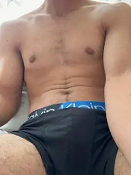 Snapshot of MuscleBoyy777 chatting on 10-21-25, 11:33 MuscleBoyy777 online show from 10-21-25, 11:33