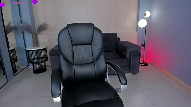 AlessaRomero online show from 03-19-25, 07:38