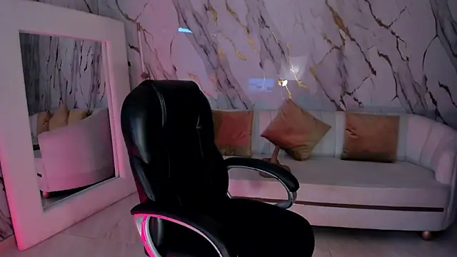 AlessaRomero online show from 11-05-25, 07:47