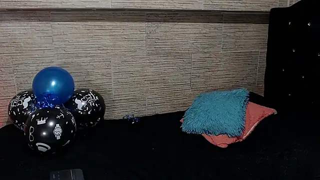 Snapshot of pretty_cristal69 chatting on 12-02-25, 01:33 pretty cristal69 online show from 12-02-25, 01:33