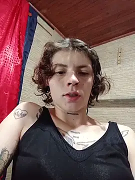 Snapshot of pretty_cristal69 chatting on 12-14-25, 12:21 pretty cristal69 online show from 12-14-25, 12:21