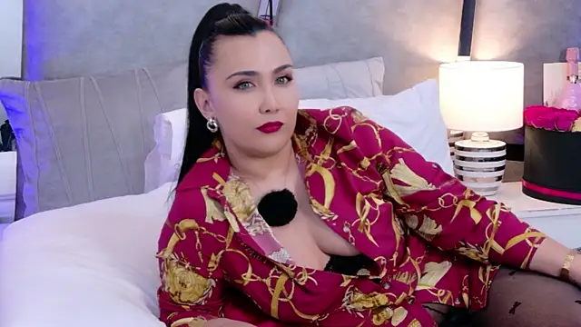 Evangeline Taylorr online show from 04-17-26, 08:12