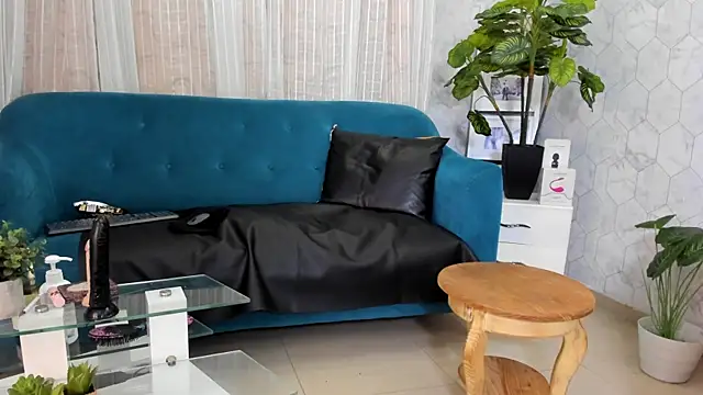 MissEscarleth online show from 03-01-25, 06:35