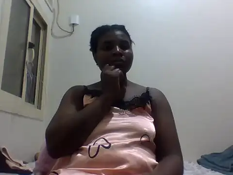 queenzuena online show from 04-29-26, 09:43