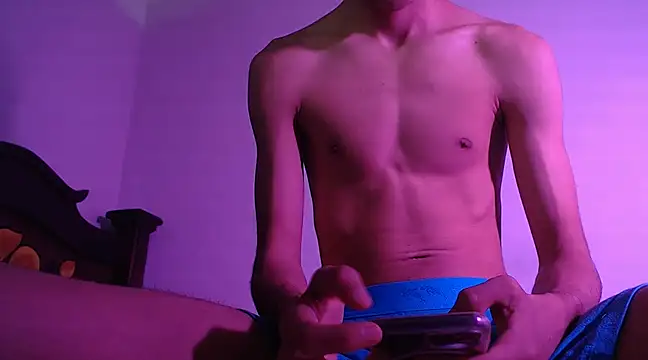 Snapshot of isaaclatino chatting on 01-01-25, 01:58 isaaclatino online show from 01-01-25, 01:58