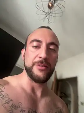 Snapshot of LeleMrBoa93-FF chatting on 10-19-25, 02:29 LeleMrBoa93-FF online show from 10-19-25, 02:29