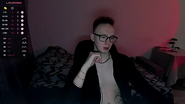 Snapshot of Alex_silents chatting on 12-21-24, 11:11 Alex silents online show from 12-21-24, 11:11