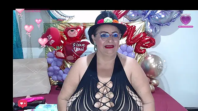 Snapshot of BBW_salome chatting on 02-21-25, 08:27 BBW salome online show from 02-21-25, 08:27