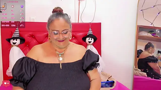 Snapshot of BBW_salome chatting on 09-30-25, 09:09 BBW salome online show from 09-30-25, 09:09