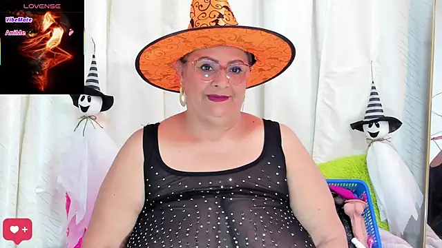 Snapshot of BBW_salome chatting on 10-27-25, 08:46 BBW salome online show from 10-27-25, 08:46