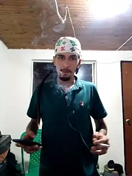 Snapshot of elgoguexxx chatting on 11-26-25, 04:35 elgoguexxx online show from 11-26-25, 04:35