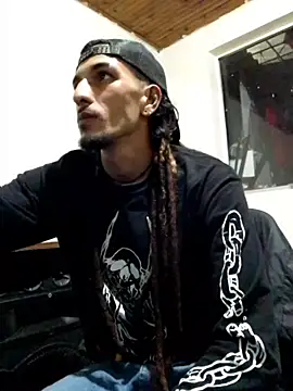 Snapshot of elgoguexxx chatting on 11-27-25, 03:30 elgoguexxx online show from 11-27-25, 03:30