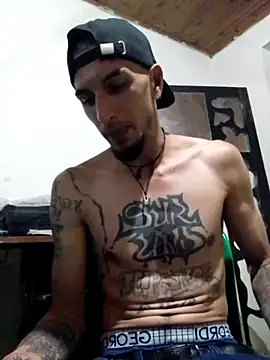 Snapshot of elgoguexxx chatting on 12-16-25, 02:05 elgoguexxx online show from 12-16-25, 02:05