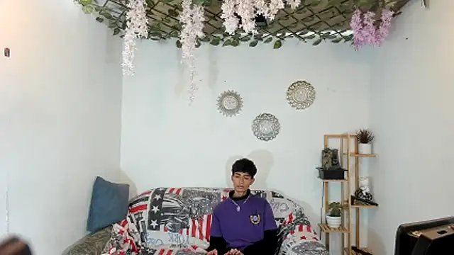 oliverhot2005 online show from 11-14-25, 01:54