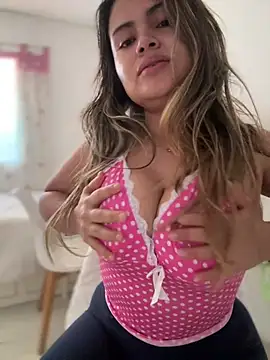 Snapshot of melanny10 chatting on 12-22-24, 08:27 melanny10 online show from 12-22-24, 08:27