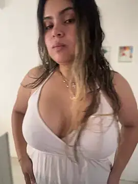 Snapshot of melanny10 chatting on 02-14-25, 11:42 melanny10 online show from 02-14-25, 11:42