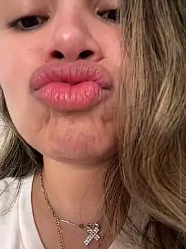 Snapshot of melanny10 chatting on 02-28-25, 10:30 melanny10 online show from 02-28-25, 10:30