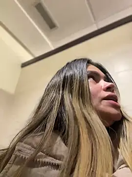 Snapshot of melanny10 chatting on 03-06-25, 01:24 melanny10 online show from 03-06-25, 01:24