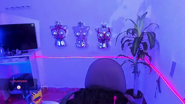 LucyStrike  online show from 06-26-26, 02:05