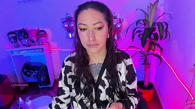 LucyStrike  online show from 07-04-26, 01:56