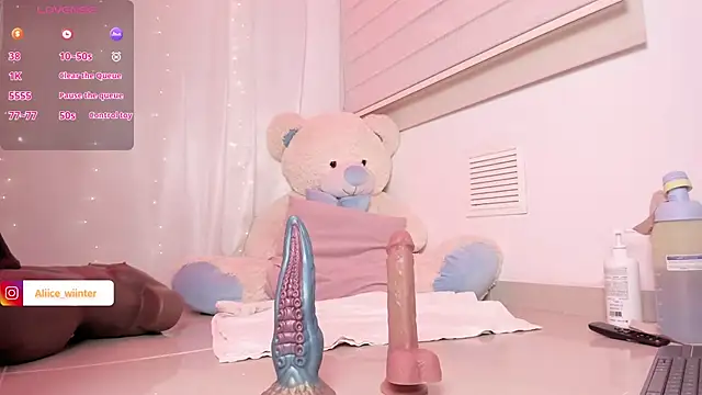 Alice winter  online show from 07-02-26, 03:23