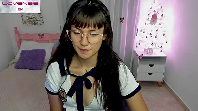 cute roxy online show from 11-24-25, 02:00