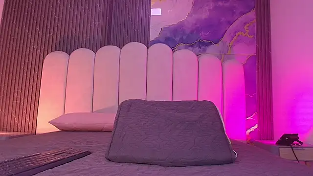 hot dione online show from 04-27-26, 07:12