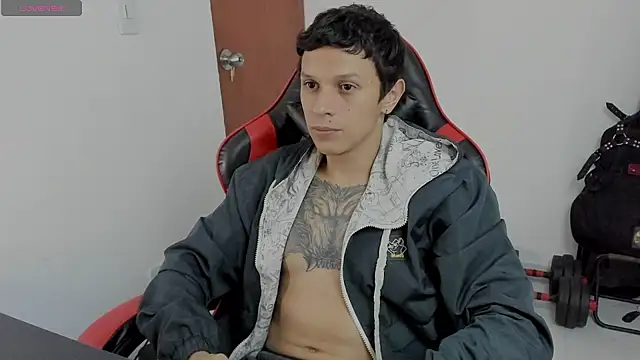 Snapshot of davebrow chatting on 10-05-25, 12:09 davebrow online show from 10-05-25, 12:09