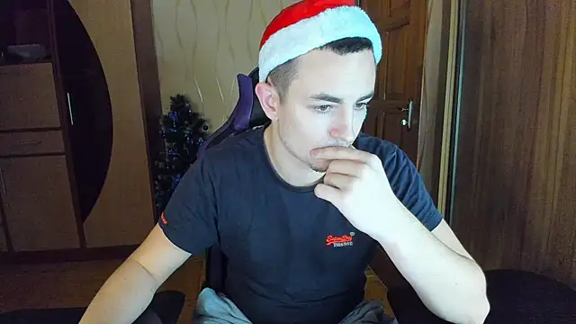 Snapshot of bigmark033 chatting on 12-23-24, 01:45 bigmark033 online show from 12-23-24, 01:45